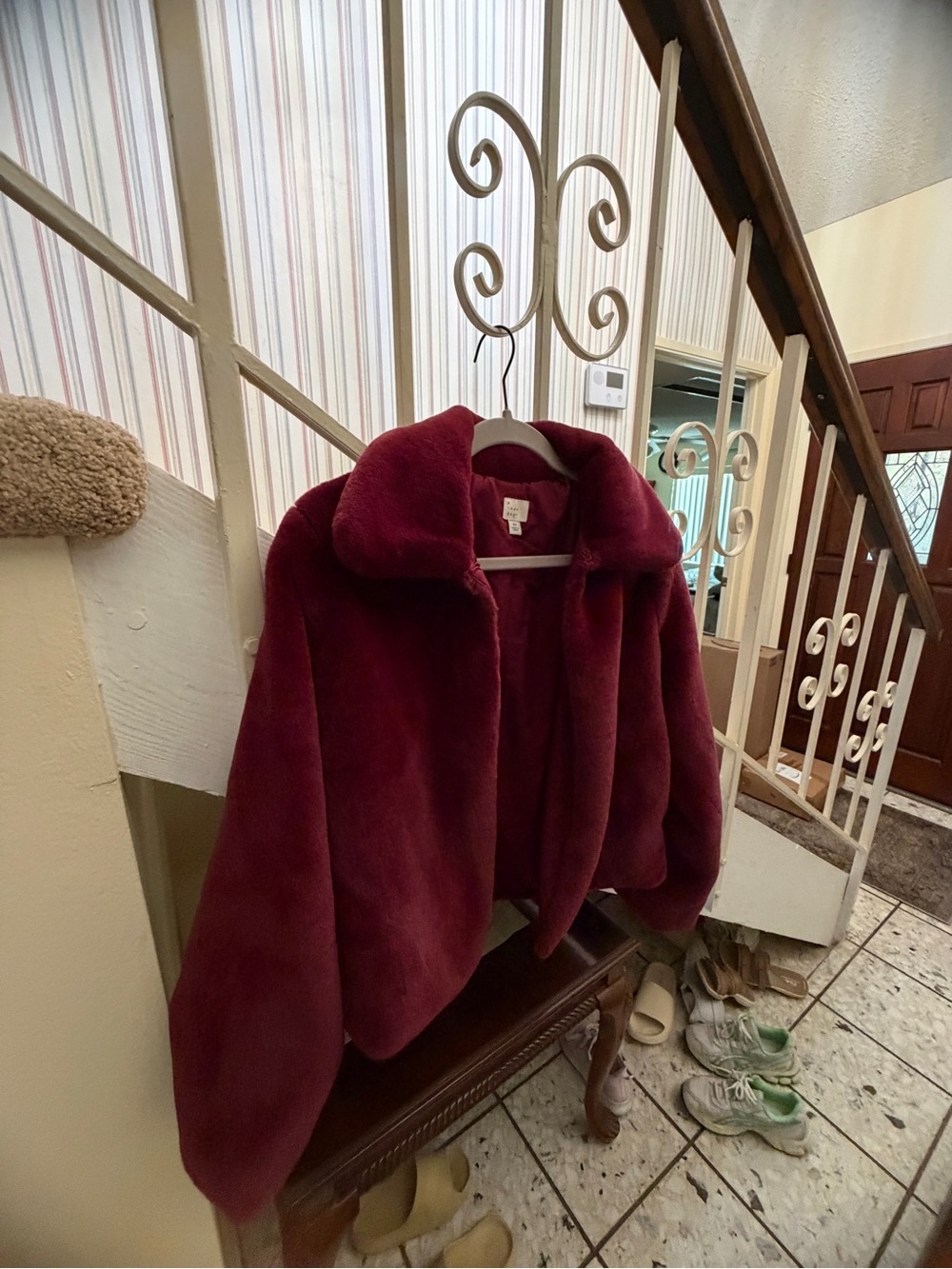 Plush Faux-Fur Jacket in Burgundy - Cozy Winter Coat